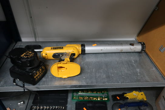 Fugepistol DEWALT DC547 inkl. batteri og lader