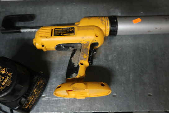 Fugepistol DEWALT DC547 inkl. batteri og lader