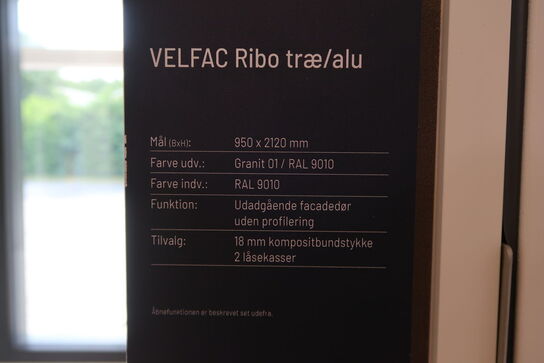 Udadgående facadedør uden profilering, VELFAC Ribo træ/alu