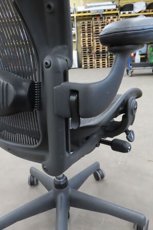 Kontorstol HERMAN MILLER, sort