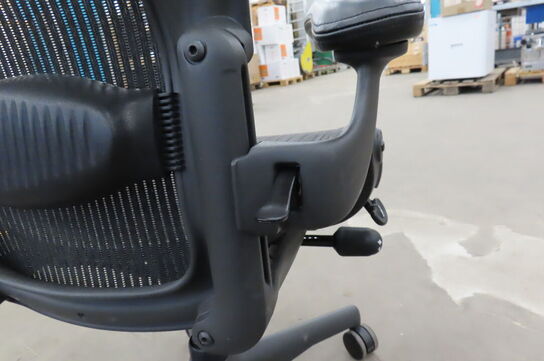 Kontorstol HERMAN MILLER, sort