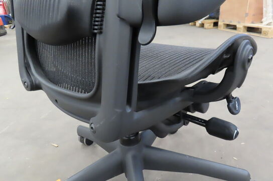 Kontorstol HERMAN MILLER, sort