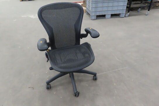 Kontorstol HERMAN MILLER, sort