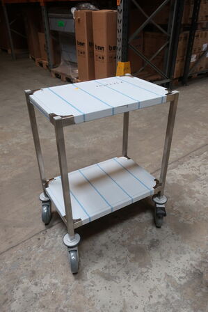 Kørebord 600x400 mm m/ vulstkant m/over og underhylde