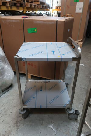 Kørebord 600x550mm m/vulst og kørebøjle m/over og underhylde